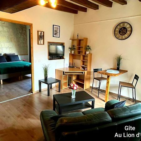 Ferienwohnung Au Lion D'Or Les Roches-l'Eveque Exterior foto